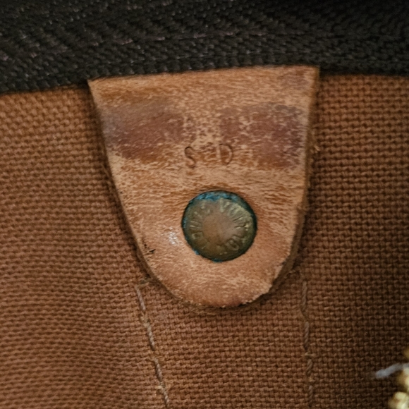 Louis Vuitton Monogram Keepall 55 - Picture 9 of 16